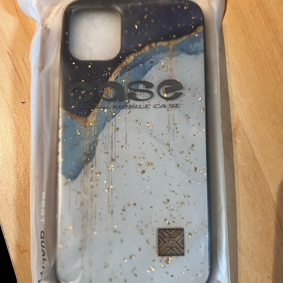 4/$20 iPhone 11 cases - Picture 10 of 11